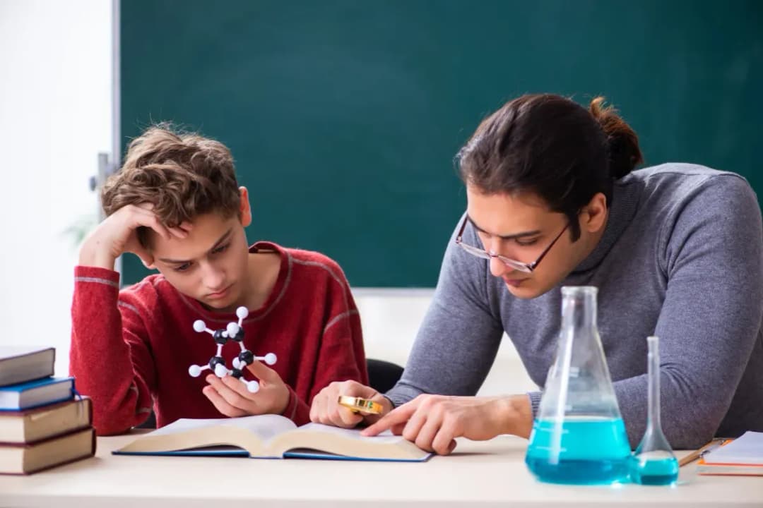 Ile kosztują korepetycje z chemii? Ceny, które cię zaskoczą